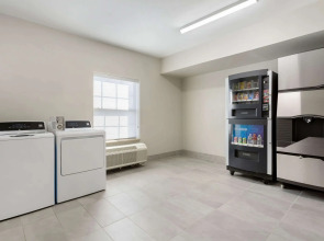 Comfort Suites East Brunswick - South River