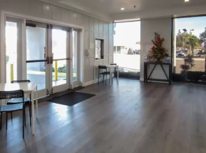 Capri Suites Anaheim