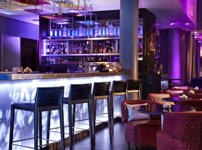 Renaissance Paris Arc de Triomphe Hotel