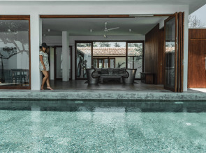 Ubuntu Beach Villas By Reveal