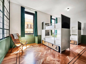 Hostel Generator Rome