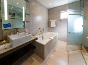 DoubleTree by Hilton Cape Town - Upper Eastside