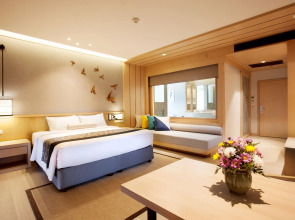 Le Meridien Khao Lak Resort & Spa