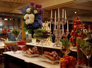 The Rubens at the Palace