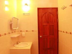 Hanifaru Transit Inn