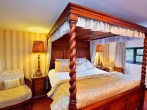 The Roundabout Hotel