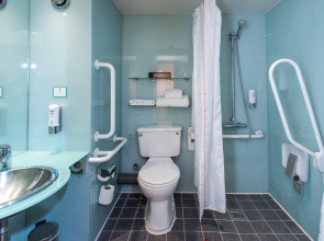 Holiday Inn London - West by IHG