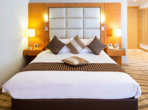 Mercure Ismailia Forsan Island Hotel