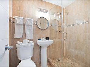 Atrium Hotel, Trademark Collection by Wyndham