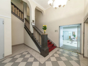 Отель East City