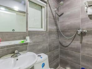 aimoHotel (Beijing Public Welfare Xiqiao Subway Station)