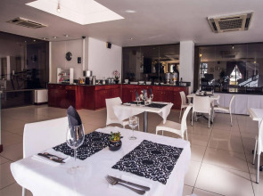 Airport Inn and Suites