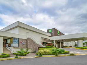 Irazu Hotel & Studios