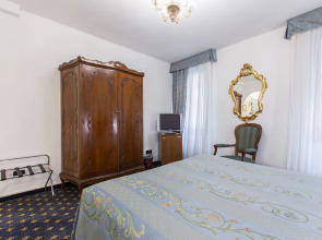 Hotel Ambassador Tre Rose