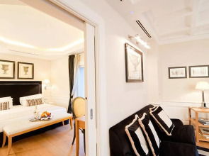 Trevi Palace Luxury Inn