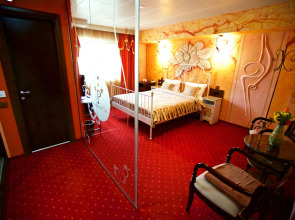 Grand Pier Hotel Old Town