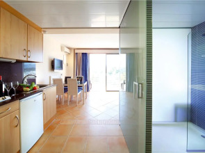 Occidental Cala Vinas