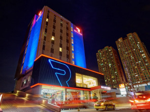 Red Planet Makati Amorsolo