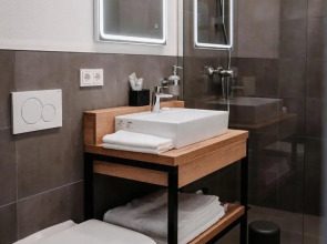 Step Inn The Fair Hotel