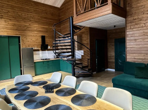 River & House (Ривер Хаус)