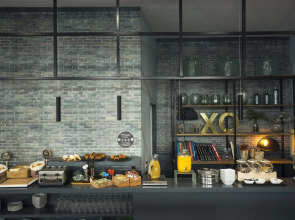 Отель Petit Palace Triball