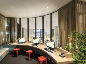 ibis Melbourne Hotel and Apartments