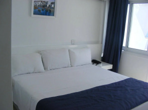 Sun Hall Beach Hotel Apts.