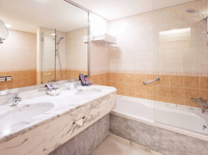 Occidental Sharjah Grand