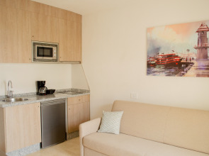 Klayman Olivina Aparthotel