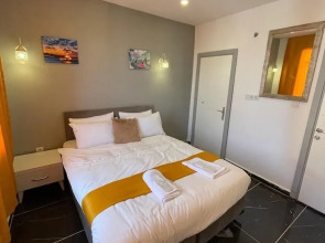 Happy Dreams Apart Hotel