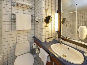 Holiday Inn Helsinki - Vantaa Airport by IHG