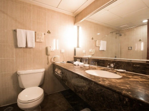 Regal Shanghai East Asia Hotel