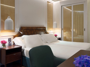 Отель H10 Conquistador