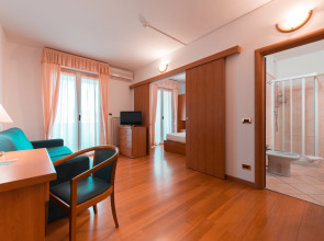 Отель Loano 2 Village