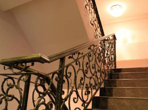 Maleez Lodge Hotel and Restaurant