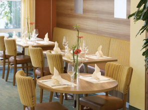 Mövenpick Hotel Nuernberg Airport