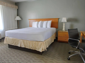 The Sojourn Los Angeles - Sherman Oaks