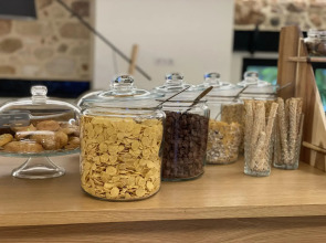 NLH MONASTIRAKI - Neighborhood Lifestyle Hotels