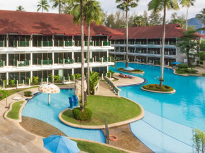 Курортный отель Amora Beach Resort Phuket