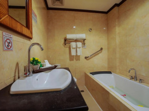 Paradise Garden Hotel and Convention Boracay Powered by ASTON