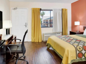 Super 8 by Wyndham Orlando International Drive