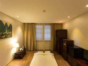 The Central Plaza Hotel