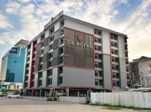 De Botan Srinakarin Hotel & Residence
