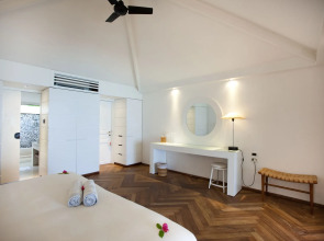 Diamonds Athuruga Maldives Resort & Spa