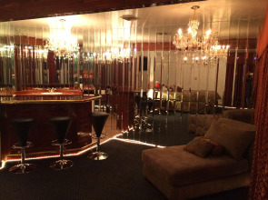 Los Angeles Adventurer All Suite Hotel at LAX