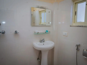 Majestic Lake Front Hotel & Suites