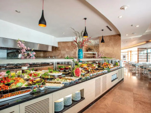 Charisma De Luxe Hotel