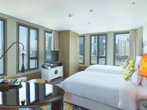 Hotel Indigo Shanghai on The Bund by IHG