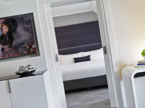 Renaissance®  Vienna Schönbrunn Hotel