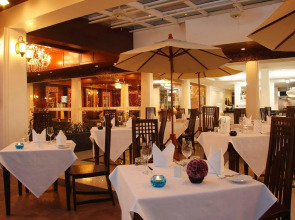 Отель Rayaburi Hotel Patong